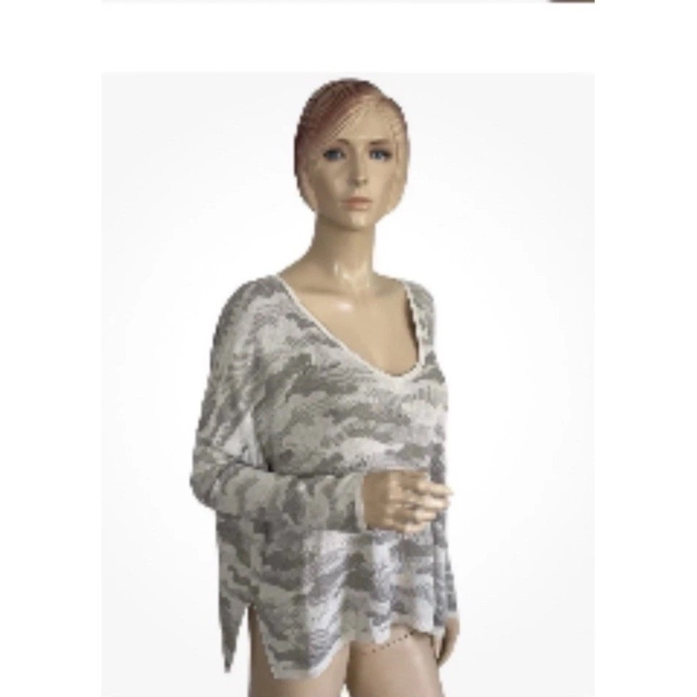 Kerisma Camo Print Vneck Lightweight Dolman Sleeve Sweater Womens Size M/L - Picture 12 of 16